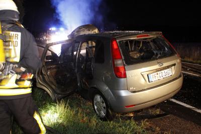 Pkw kollidieren und gehen in Flammen auf bei Engelsbrand